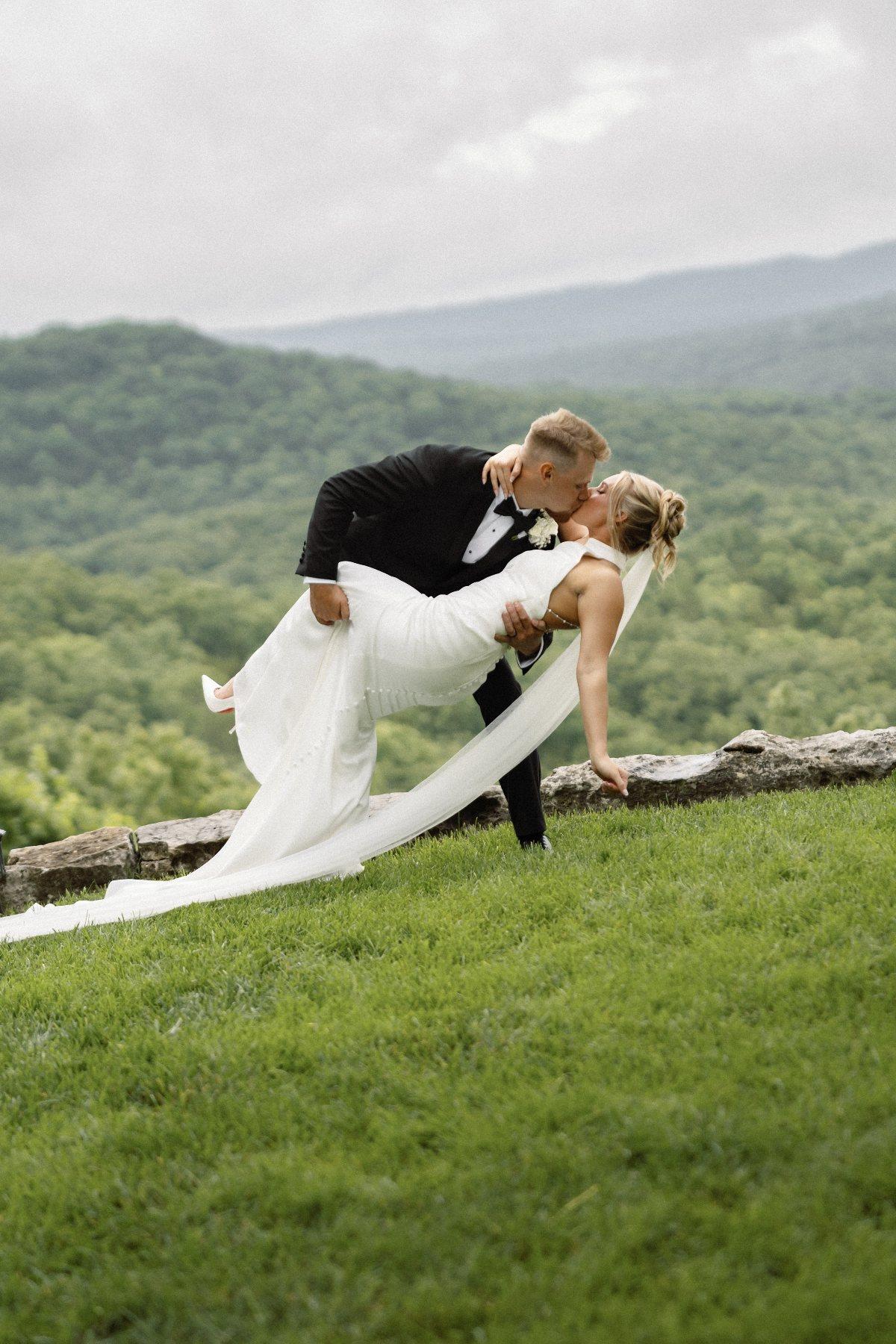 Ozarks wedding photography by Max Sydko — the wider scene