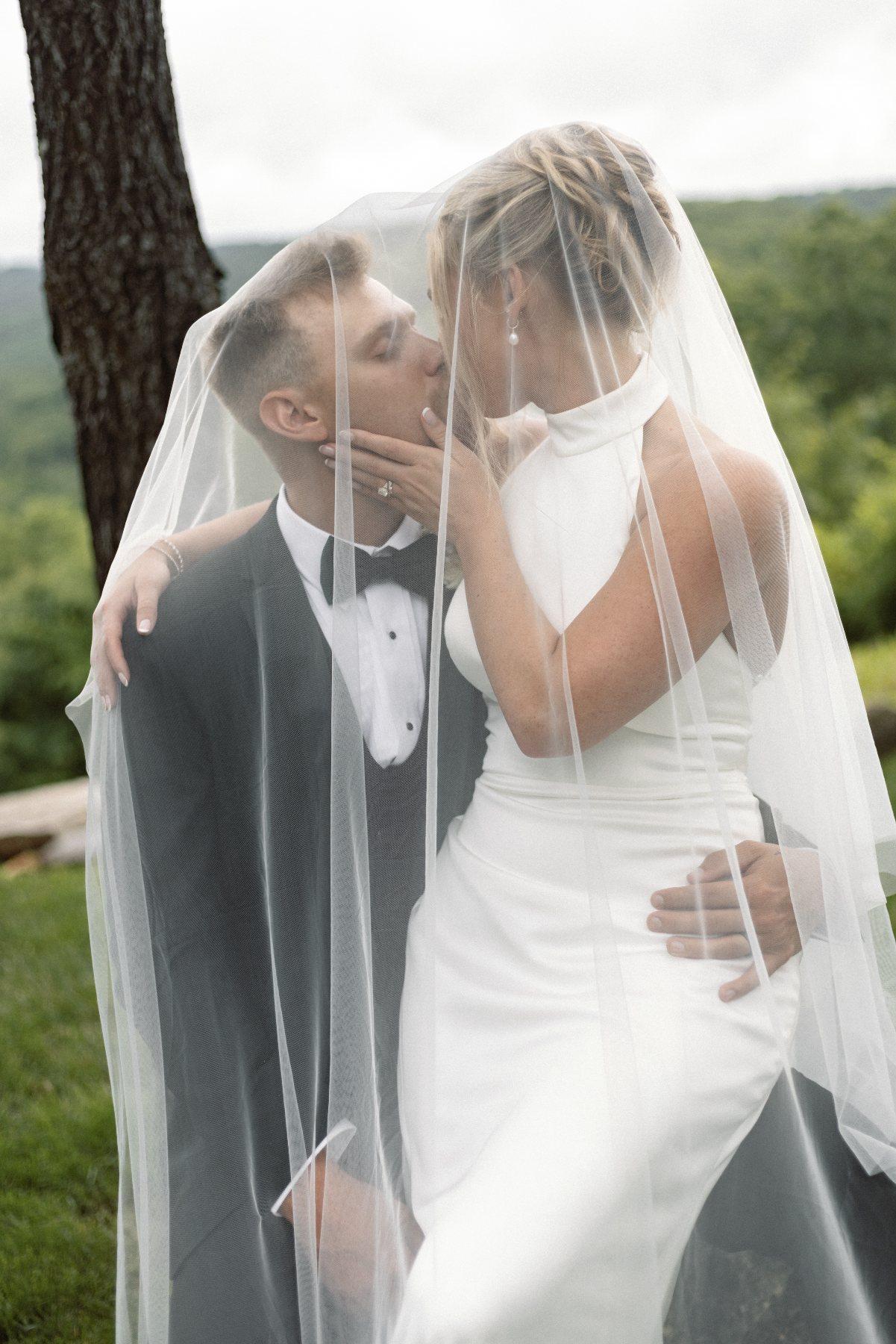 Missouri wedding photography by Max Sydko — the couple up close
